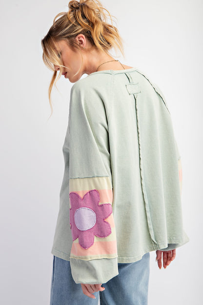 FLOWER PATCH TERRY KNIT WASHED PULLOVER