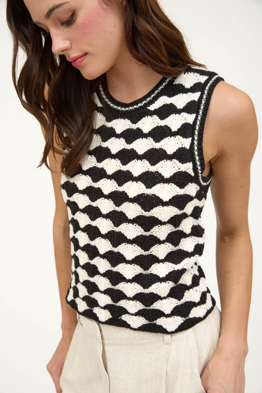 Scallop Sleeveless Sweater Vest