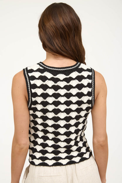 Scallop Sleeveless Sweater Vest