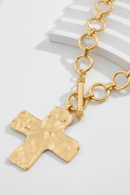 Notable Hammered Cross Toggle Necklace